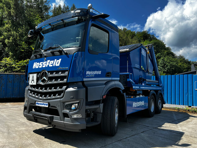 Transport-Lkw für Absetzcontainer von Hossfeld